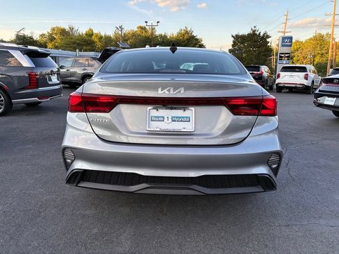 Used 2023 Kia Forte LXS w/ LXS Technology Package FWD image 6
