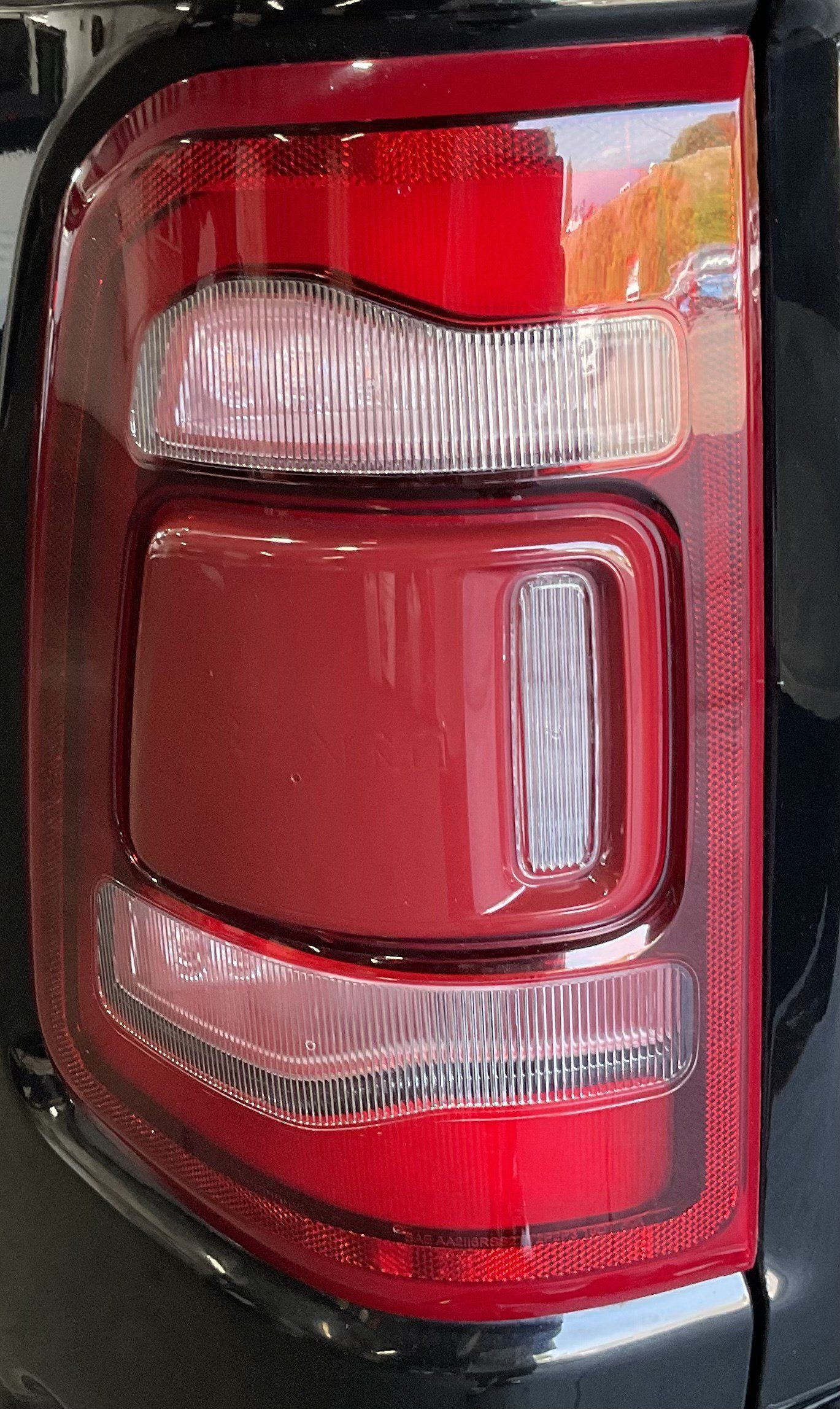 Used 2023 RAM 1500 Limited w/ Body-Colour Bumper Group AWD/4WD image 11