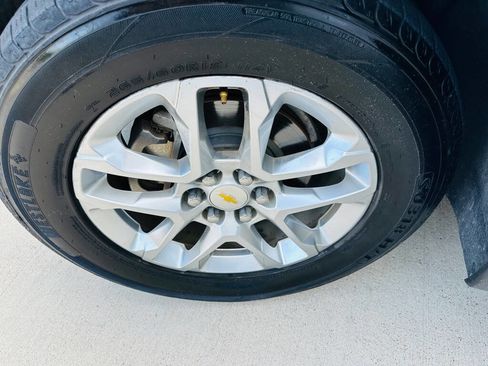 Used 2019 Chevrolet Traverse LT FWD image 32