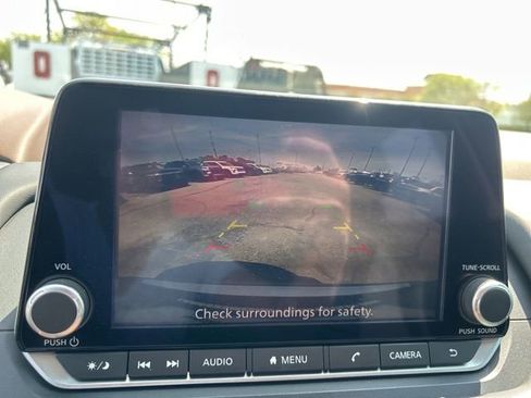 Used 2022 Nissan Rogue SV FWD image 21