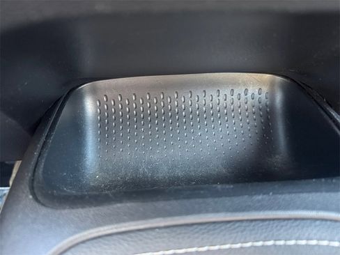 Used 2022 Toyota Corolla SE w/ SE Preferred Package image 24