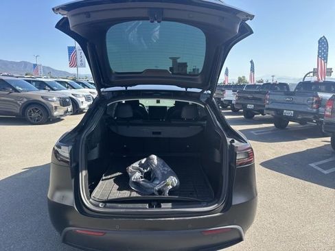 Used 2022 Tesla Model Y Performance image 7