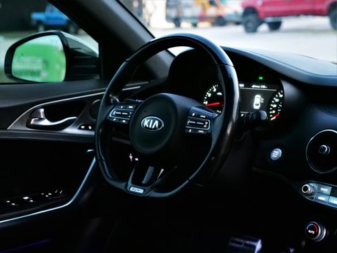 Used 2018 Kia Stinger GT2 image 20