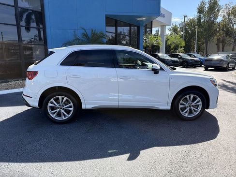 Used 2022 Audi Q3 2.0T Premium w/ Convenience Package image 9