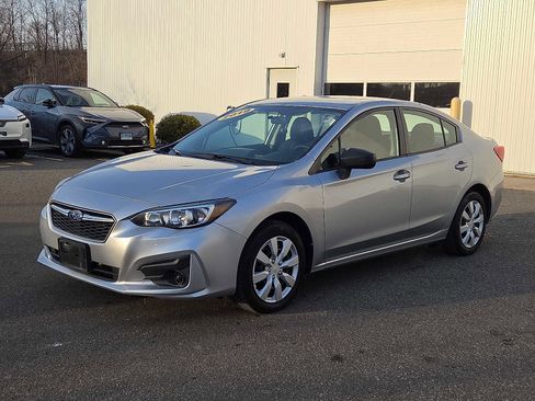 Used 2019 Subaru Impreza 2.0i image 3
