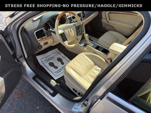 Used 2010 Lincoln MKZ image 16