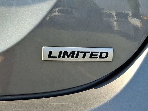 Used 2013 Hyundai Elantra Limited w/ Technology Pkg FWD image 10