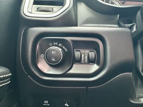 Used 2022 RAM 1500 Laramie AWD/4WD image 25