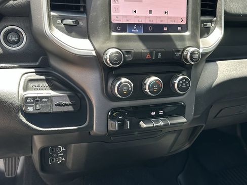 Used 2022 RAM 2500 Big Horn AWD/4WD image 26