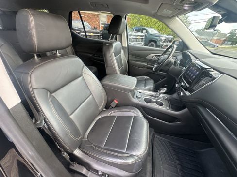 Used 2021 Chevrolet Traverse LT w/ LT Premium Package image 29