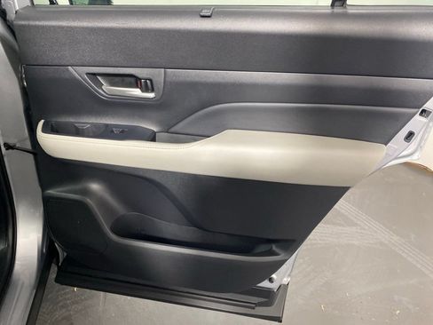 Used 2025 Toyota Grand Highlander FWD image 30