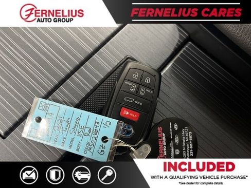 Used 2021 Toyota Sienna XSE AWD/4WD image 48