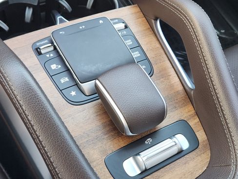 Used 2023 Mercedes-Benz GLS 450 4MATIC image 15