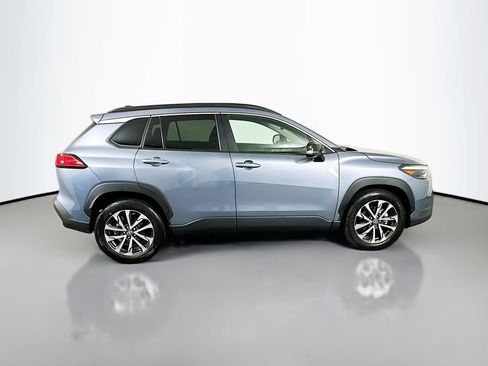 Certified 2025 Toyota Corolla Cross XLE FWD image 4