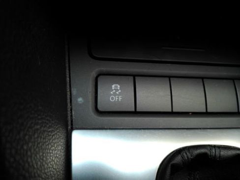 Used 2012 Volkswagen Golf 4-Door FWD image 43