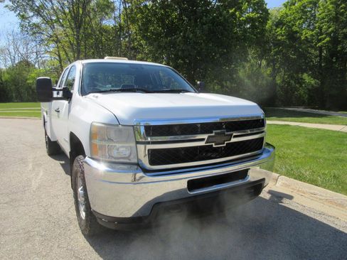 Used 2011 Chevrolet Silverado 2500 W/T w/ Snow Plow Prep Package AWD/4WD image 21