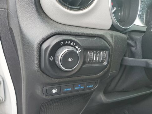 Used 2021 Jeep Wrangler Unlimited Sahara AWD/4WD image 18