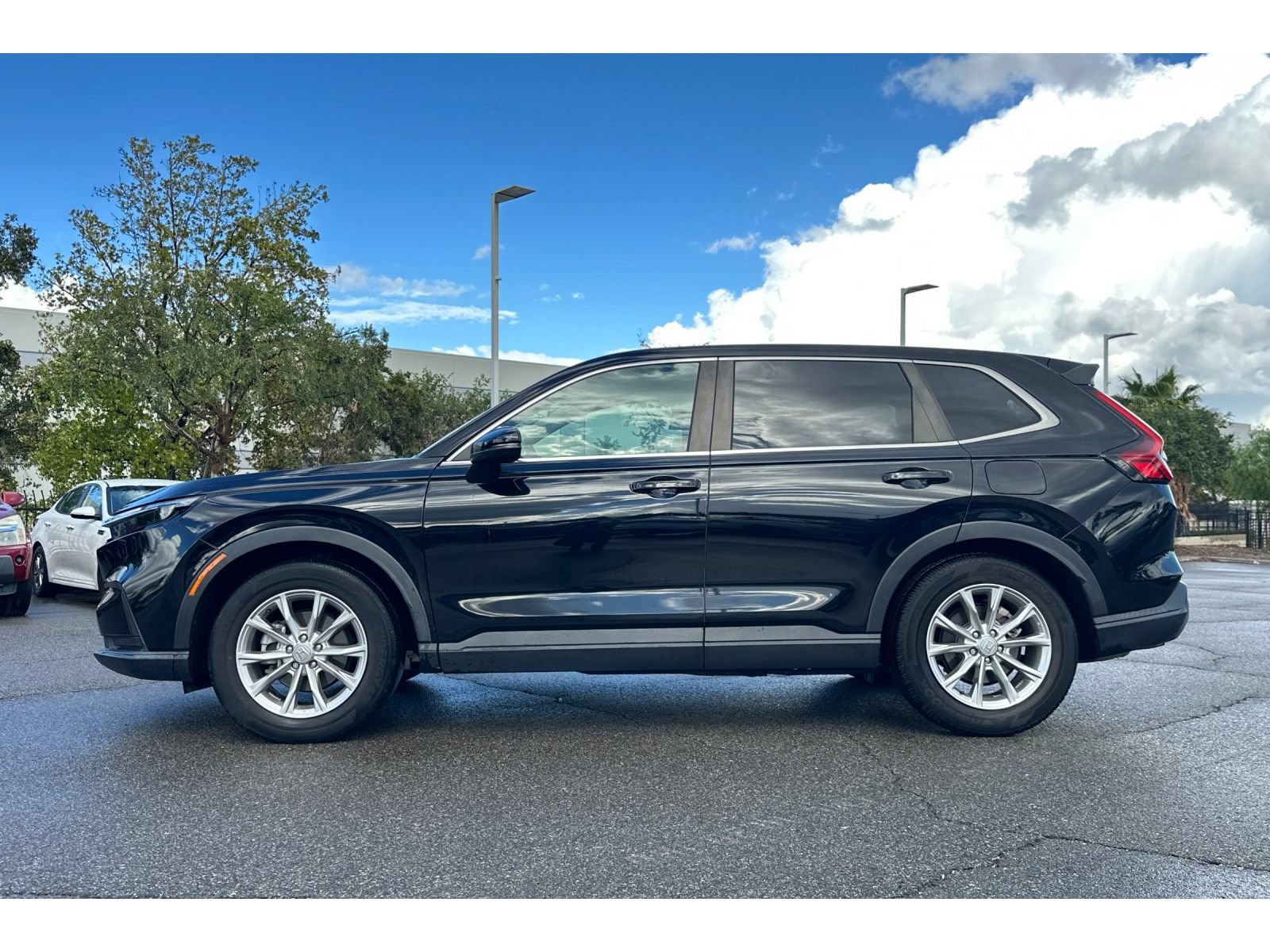 Used 2024 Honda CR-V EX image 2