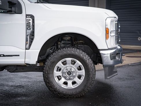 Used 2024 Ford F250 XLT w/ FX4 Off-Road Package AWD/4WD image 4