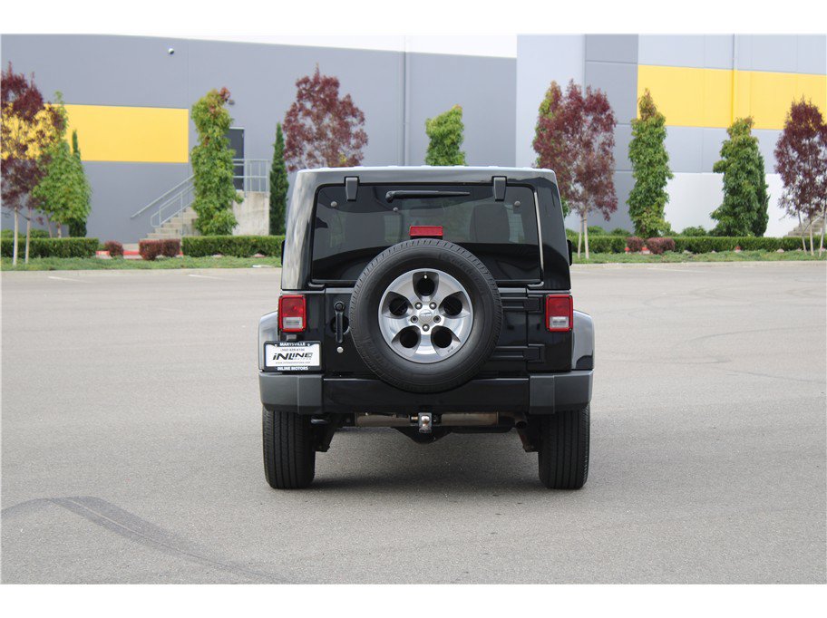 Used 2017 Jeep Wrangler Unlimited Sahara w/ Connectivity Group AWD/4WD image 5