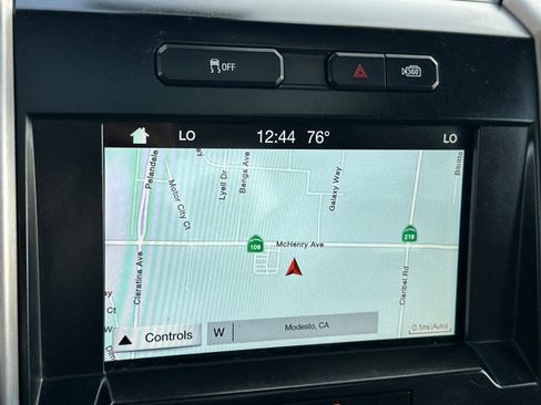 Used 2016 Ford F150 Platinum w/ Equipment Group 701A Luxury image 18