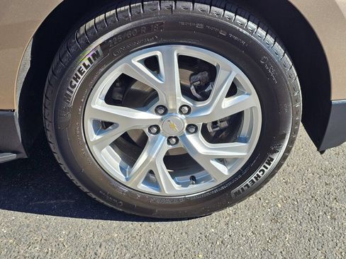 Used 2018 Chevrolet Equinox Premier AWD/4WD image 9