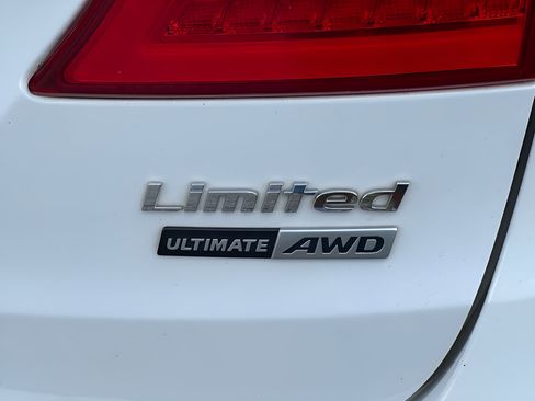 Used 2016 Hyundai Santa Fe Limited w/ Option Group 04 AWD/4WD image 9