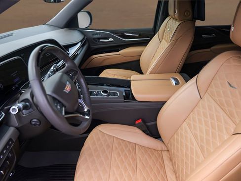 Certified 2024 Cadillac Escalade Sport w/ LPO, ONYX Package image 9