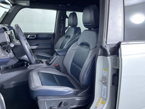 Used 2023 Ford Bronco Outer Banks image 15