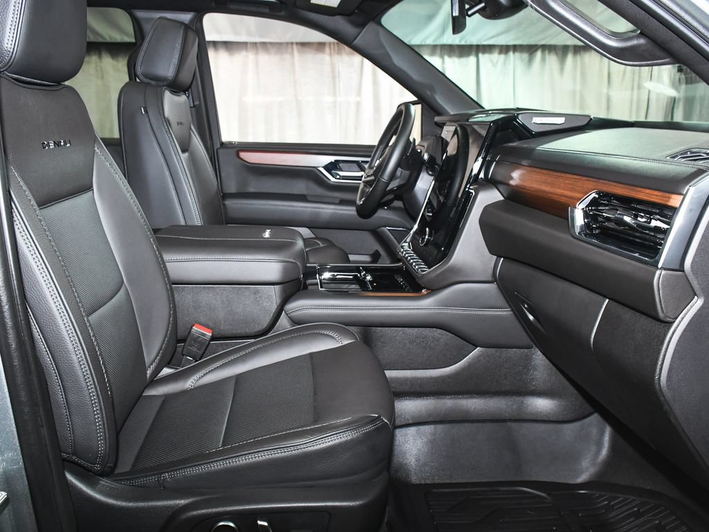 Used 2026 GMC Yukon XL Denali w/ Sun & Power Step Package AWD/4WD image 57
