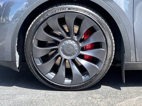 Used 2022 Tesla Model Y Performance AWD/4WD image 36