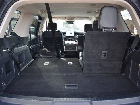 Used 2024 Ford Expedition XLT image 23