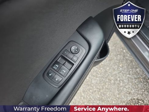 Used 2023 Dodge Challenger SXT RWD image 18