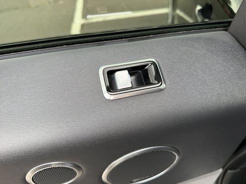 Used 2018 Land Rover Range Rover Sport HSE AWD/4WD image 28