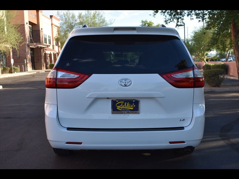 Used 2017 Toyota Sienna LE FWD image 9