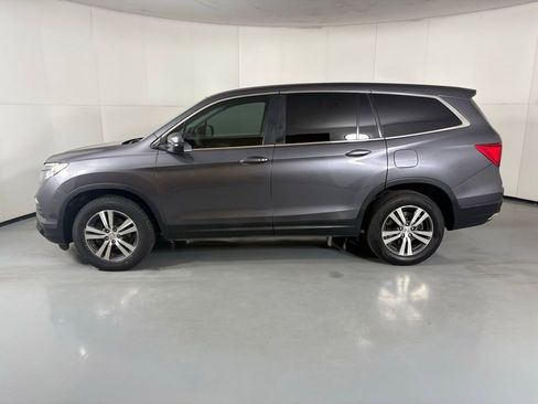 Used 2017 Honda Pilot EX image 5