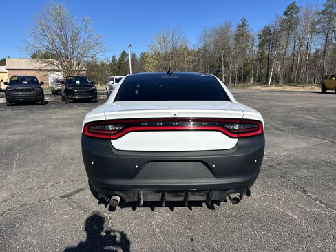 Used 2015 Dodge Charger SXT w/ AWD Premium Group image 4