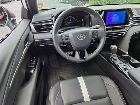 Certified 2025 Toyota Camry SE FWD image 7