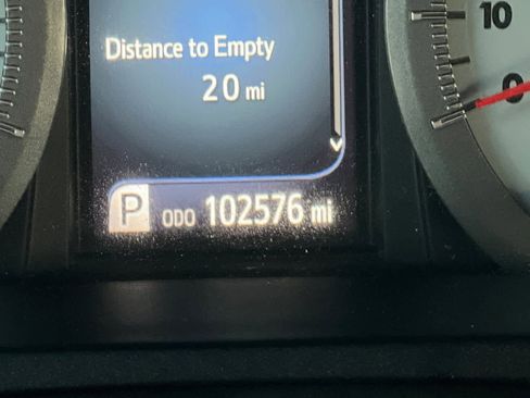 Used 2017 Toyota Sienna SE image 23