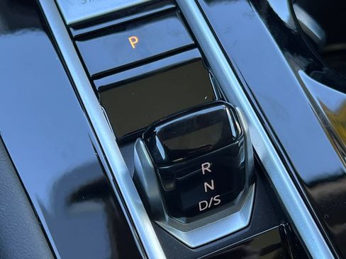 Used 2025 Volkswagen Atlas SEL Premium R-Line AWD/4WD image 37
