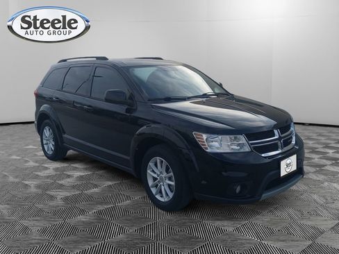 Used 2017 Dodge Journey SXT w/ Comfort/Convenience Group image 3