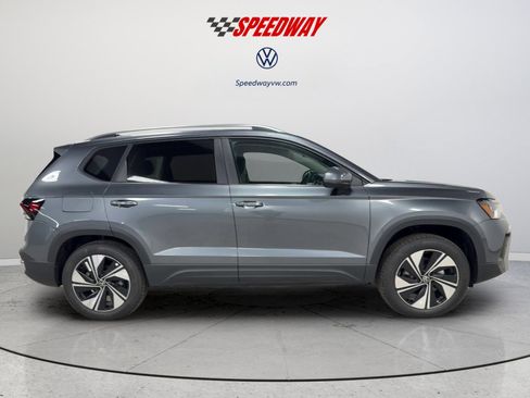 New 2026 Volkswagen Taos SE AWD/4WD image 12
