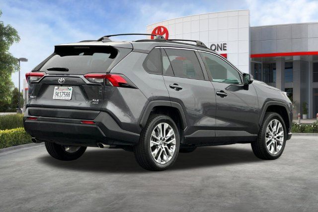 Certified 2022 Toyota RAV4 XLE Premium AWD/4WD image 5