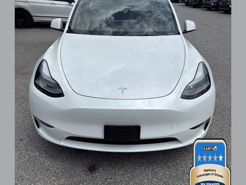 Used 2024 Tesla Model Y Long Range AWD/4WD image 1