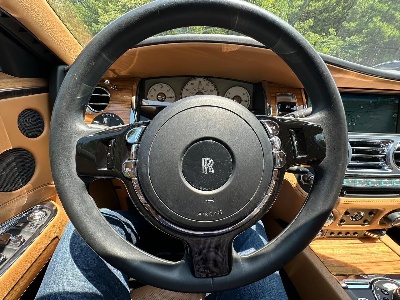 Used 2014 Rolls-Royce Ghost RWD image 16