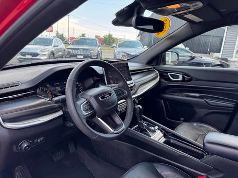 Used 2023 Jeep Compass Limited image 16