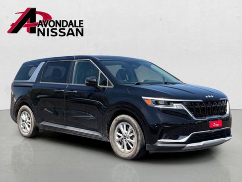 Used 2023 Kia Carnival LX FWD image 5