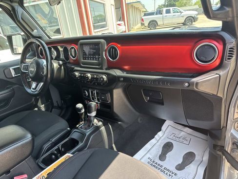 Certified 2021 Jeep Wrangler Unlimited Rubicon w/ Cold Weather Group image 12