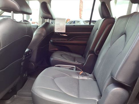 Certified 2024 Toyota Grand Highlander FWD image 20
