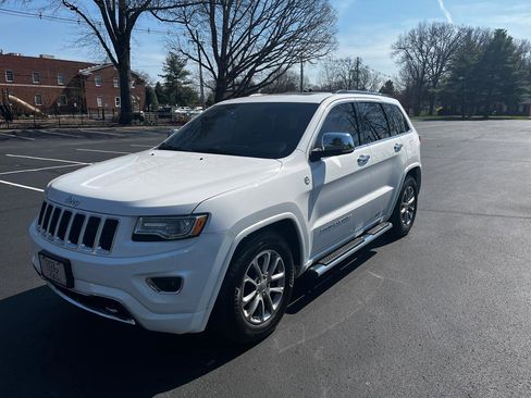 Used 2015 Jeep Grand Cherokee Overland w/ Advanced Technology Group image 2